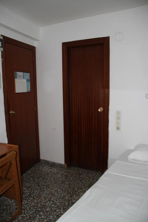 Hostal Mengual Gandia Ruang foto