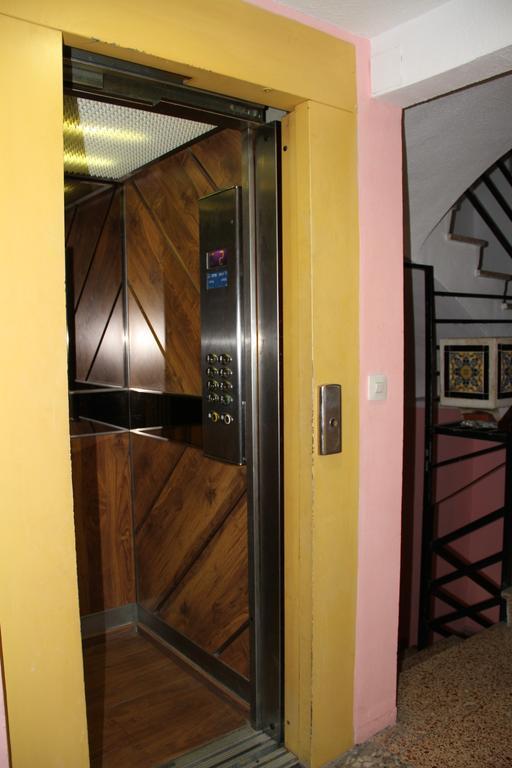 Hostal Mengual Gandia Bagian luar foto