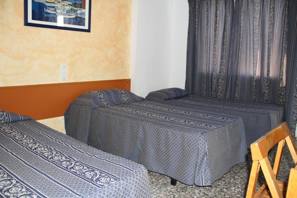 Hostal Mengual Gandia Ruang foto