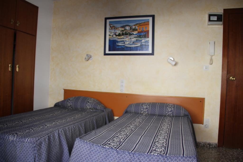 Hostal Mengual Gandia Ruang foto